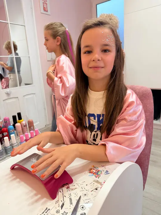 Manicure & tattoos